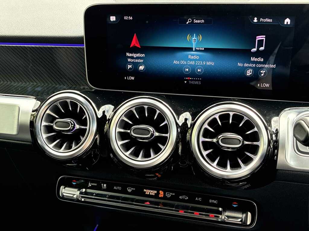 Mercedes-Benz GLB Class Glb 200 Amg Line Premium Night Edition A White #11