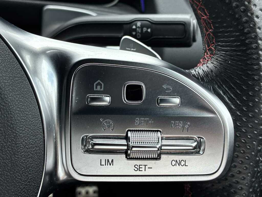 Mercedes-Benz GLB Class Glb 200 Amg Line Premium Night Edition A White #23
