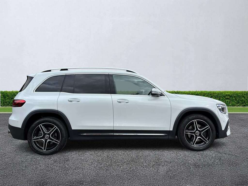 Mercedes-Benz GLB Class Glb 200 Amg Line Premium 7G-tronic White #3