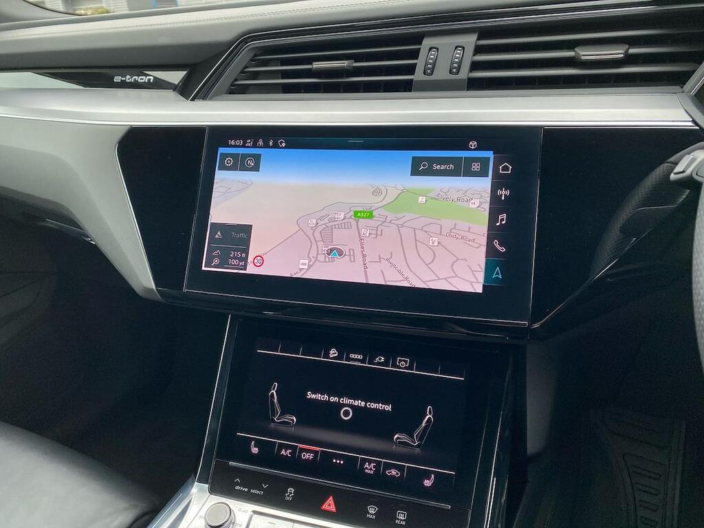 Audi E-tron 300Kw 55 Quattro 95Kwh Black Edition  #24