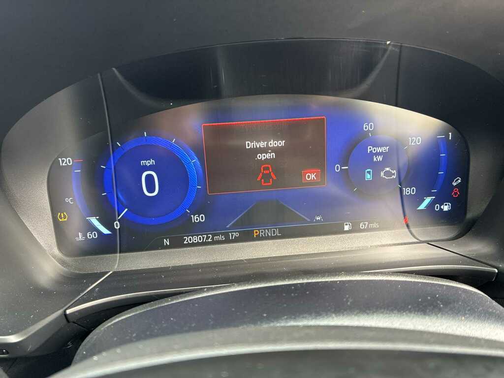 Ford Kuga Ford 2.5 St-line X Edition 225Ps Phev Red #9