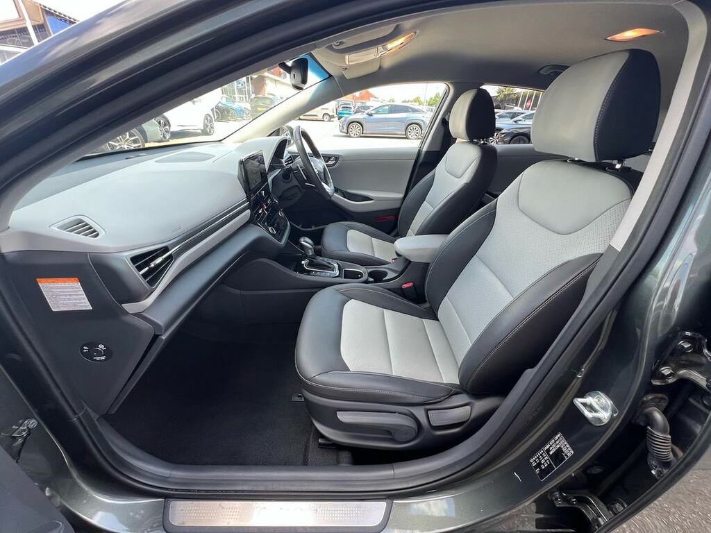 Hyundai Ioniq Hatchback Silver #35