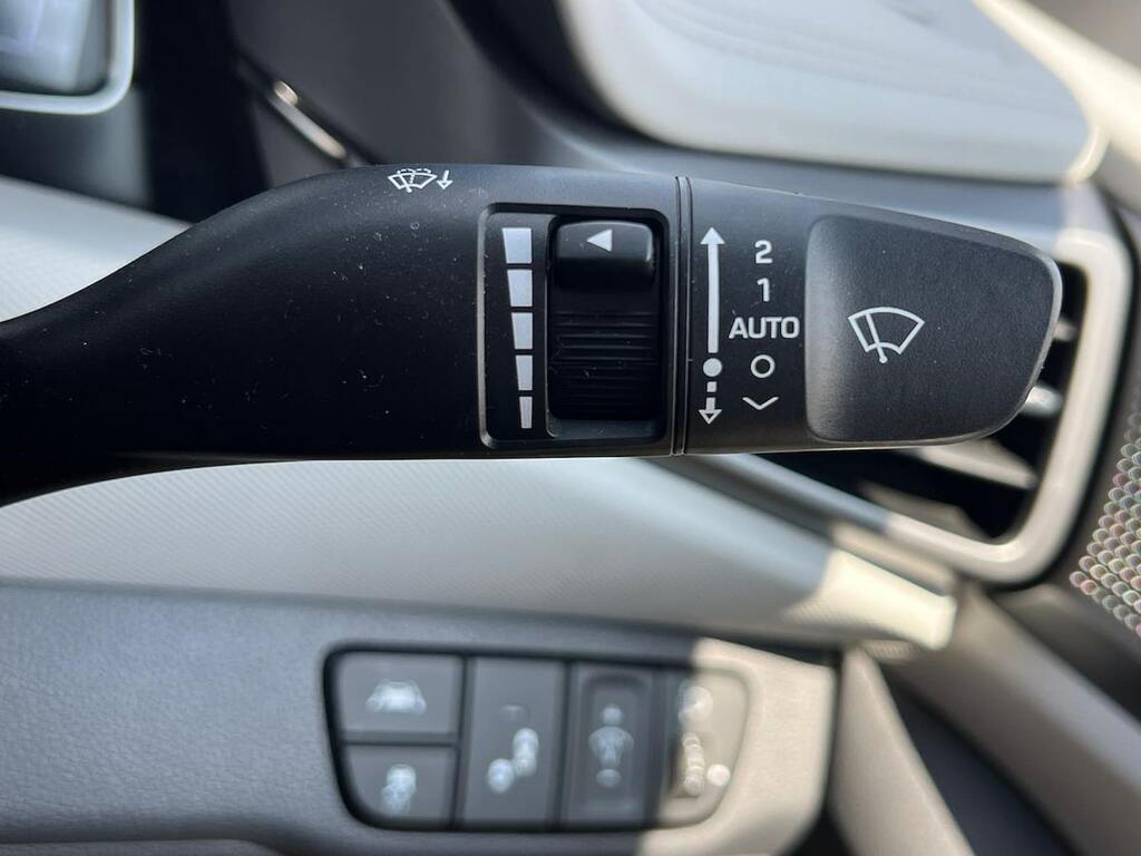 Hyundai Ioniq Hatchback Silver #29