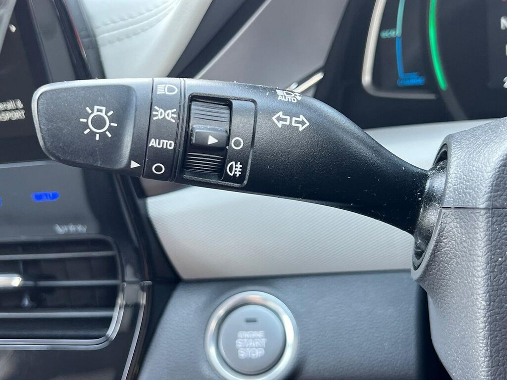 Hyundai Ioniq Hatchback Silver #28