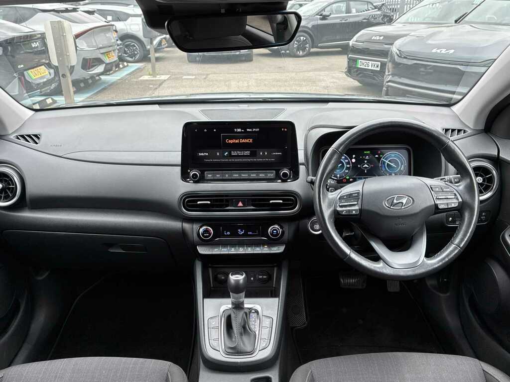 Hyundai Kona Premium Black #8