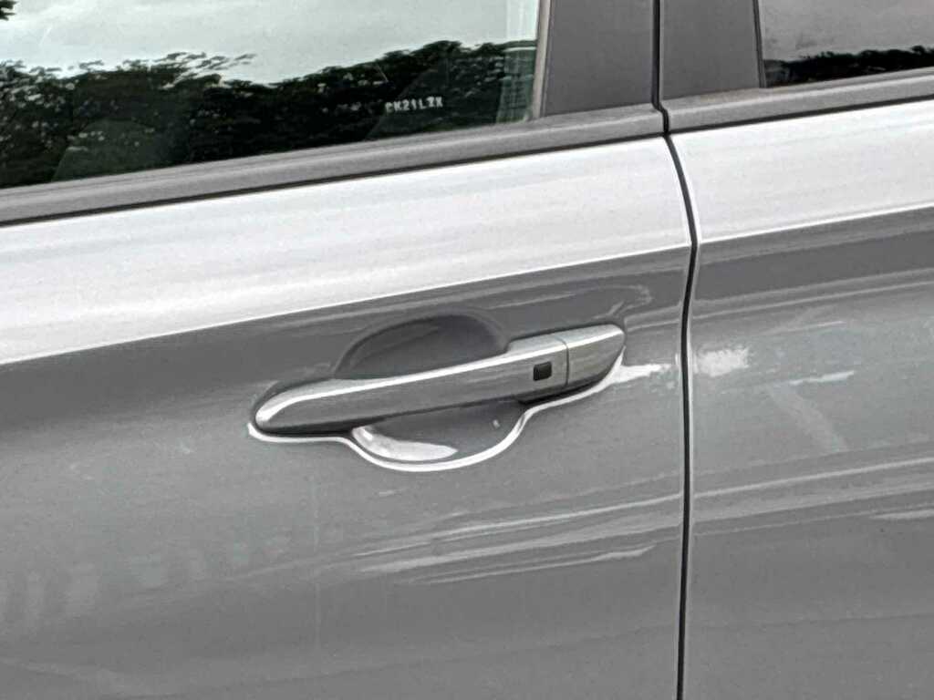 Hyundai Kona Premium Black #28