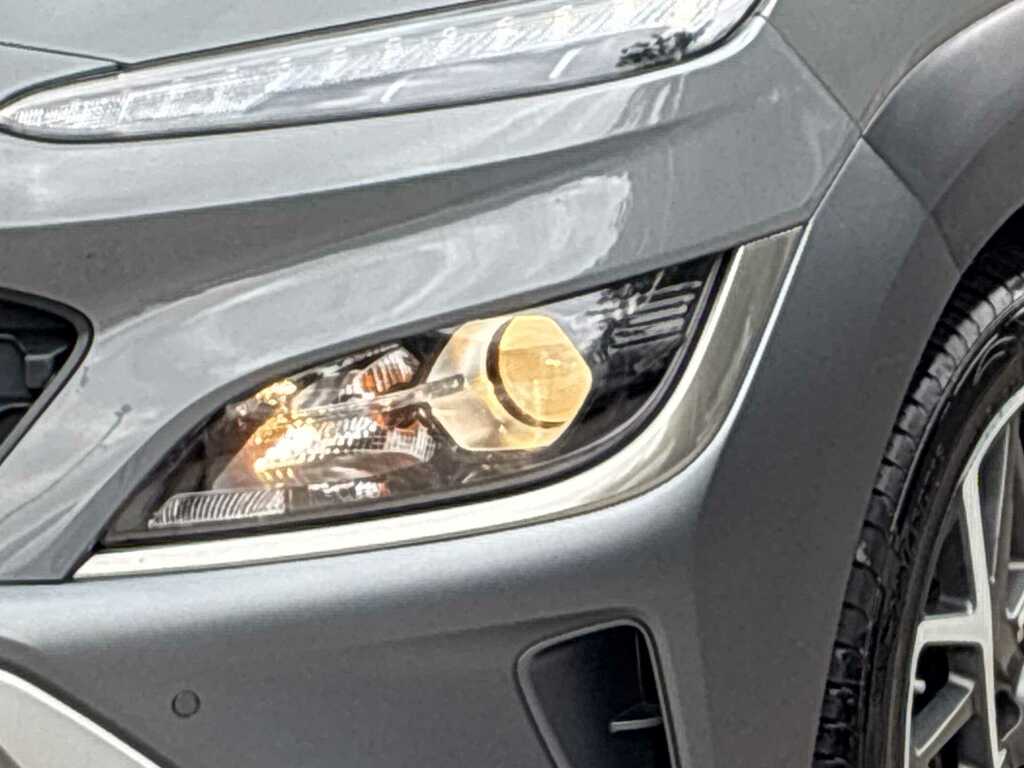 Hyundai Kona Premium Black #27