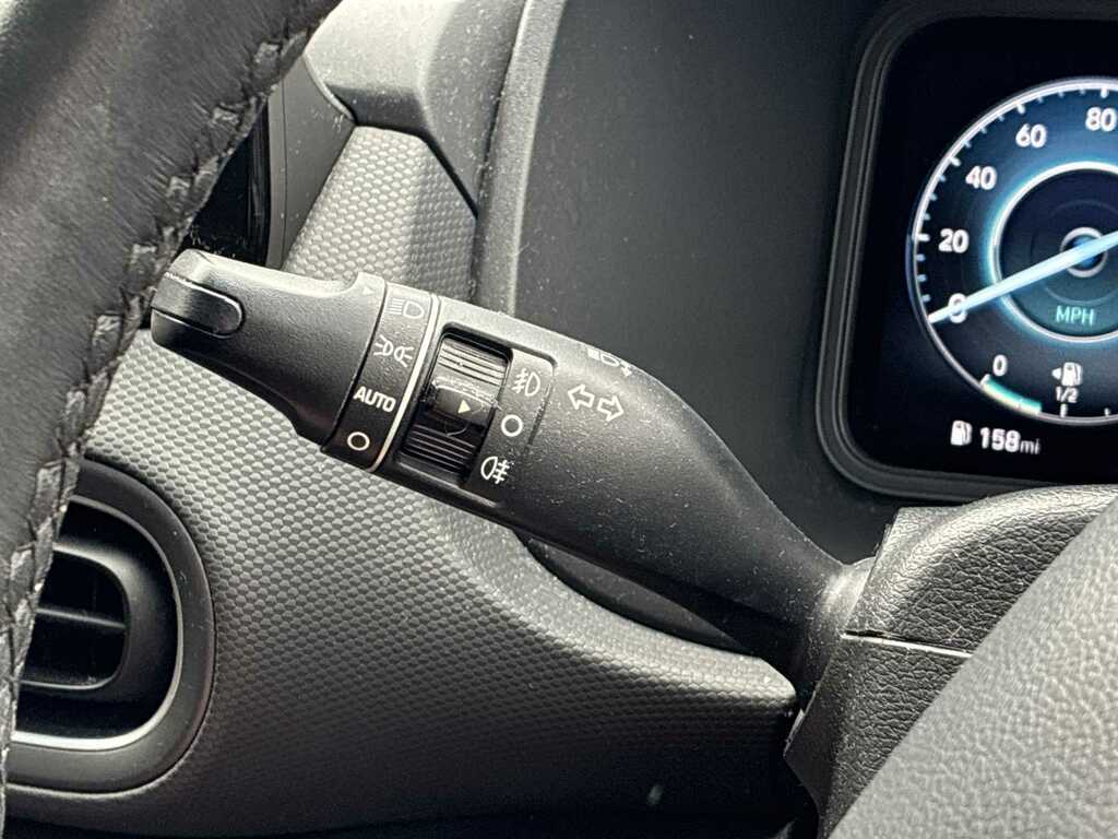 Hyundai Kona Premium Black #26
