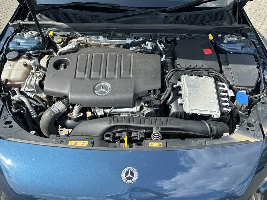 Mercedes-Benz A Class A180 Amg Line White #37