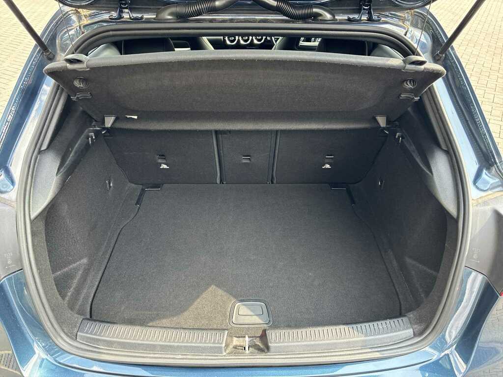 Mercedes-Benz A Class A180 Amg Line White #17