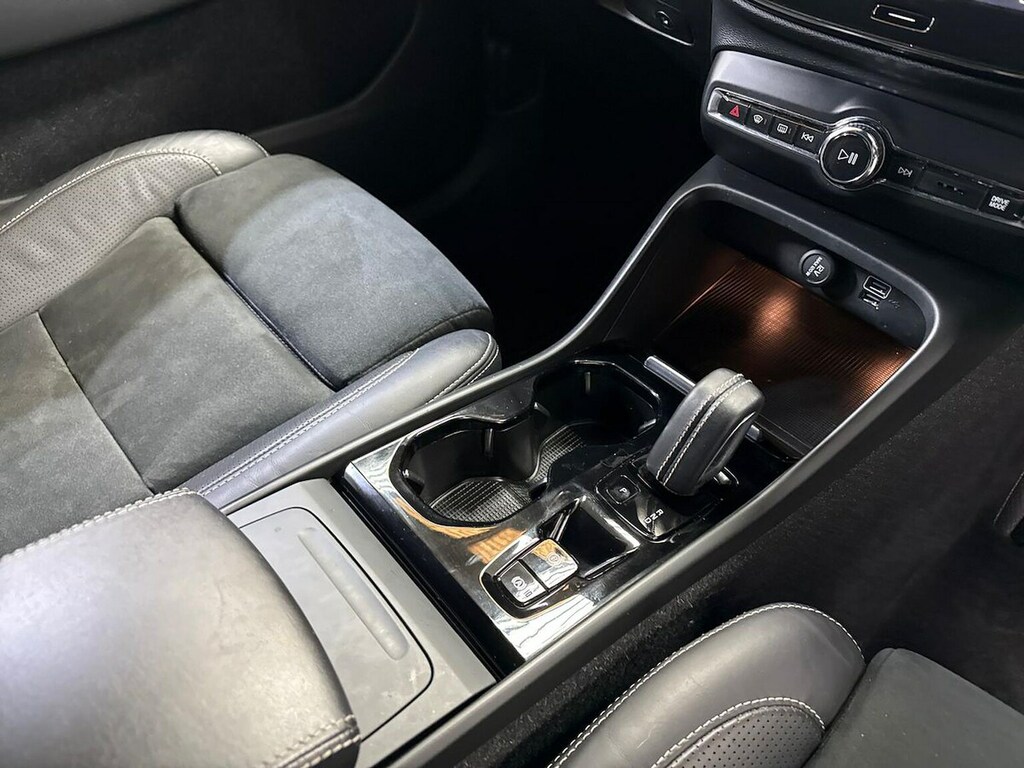 Volvo XC40 1.5 T3 R-design Black #13