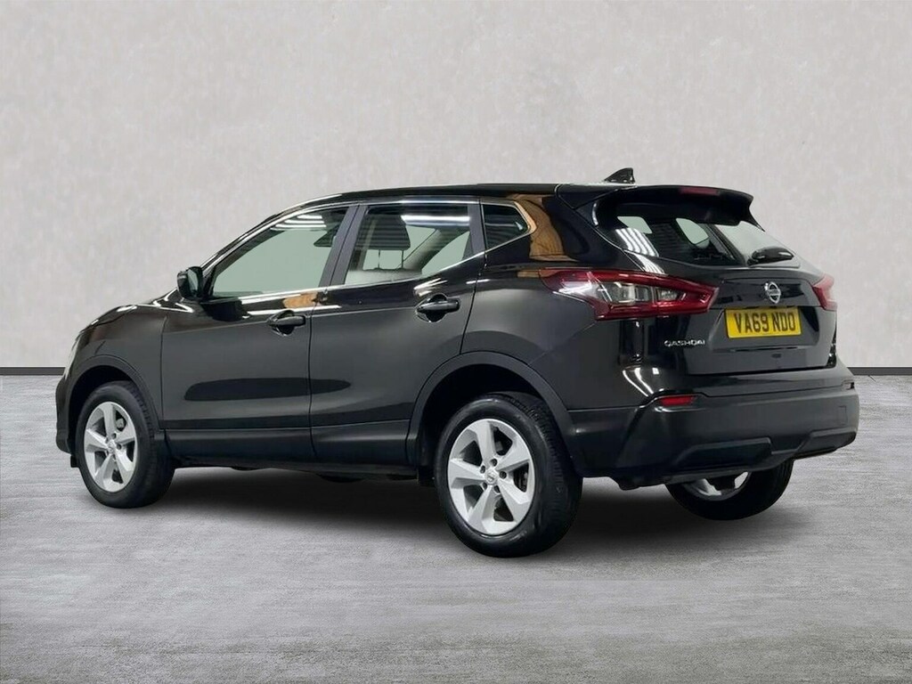 Nissan Qashqai 1.3 Dig-t Acenta Premium Suv Eur Black #2