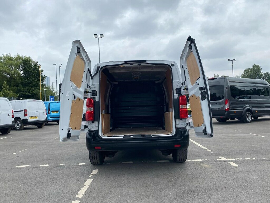 Vauxhall Vivaro 1.5 Turbo D 120 Prime H1 Van DV24RRU #6
