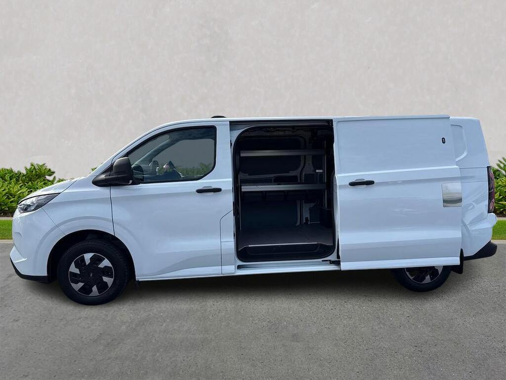 Ford Transit Custom 320 65Kwh Trend Panel Van L2 H1 AY74JKZ #3