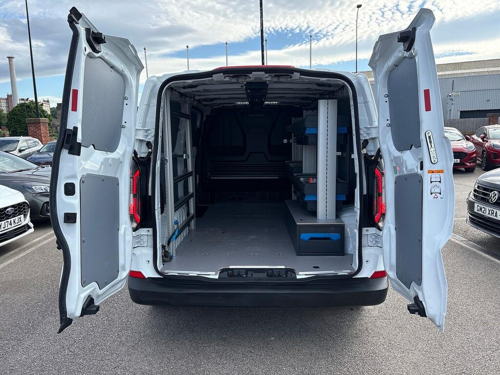 Ford Transit Custom 320 65Kwh Trend Panel Van L2 H1 AY74JKZ #6