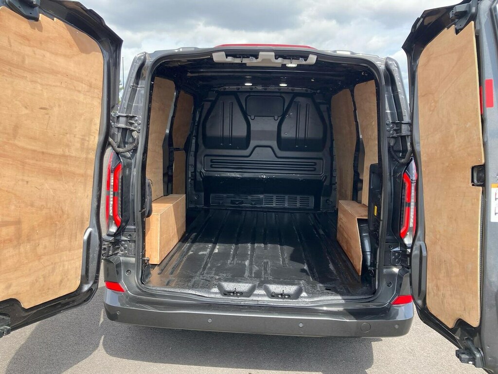 Ford Transit Custom 320 65Kwh Limited Panel Van L1 H YM74FTN #6