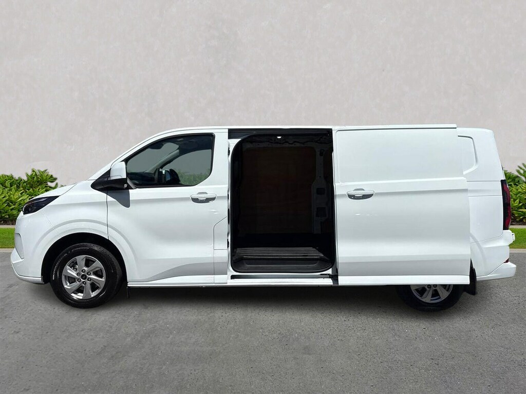 Ford Transit Custom 320 65Kwh Limited Panel Van L2 H YM74FAU #3