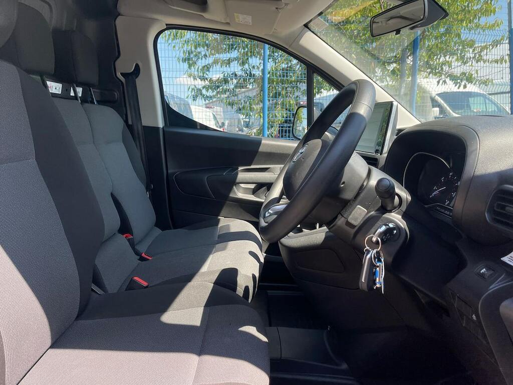 Toyota Proace City Icon Silver #15