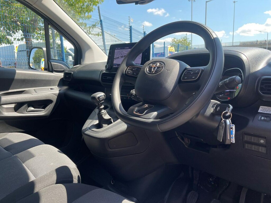 Toyota Proace City Icon Silver #9