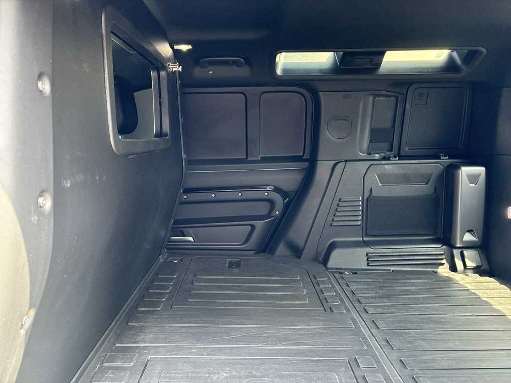 Land Rover Defender 3.0 D300 Hard Top X-dynamic Hse #4