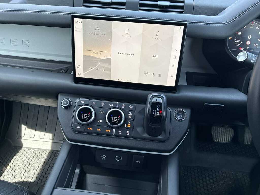 Land Rover Defender 3L Se Grey #14