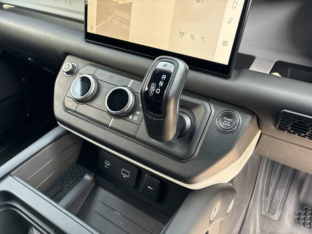 Land Rover Defender 3L Se Grey #13