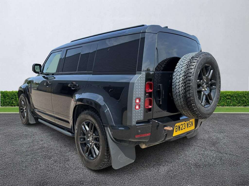 Land Rover Defender 3.0 D300 Hard Top X-dynamic Hse #2