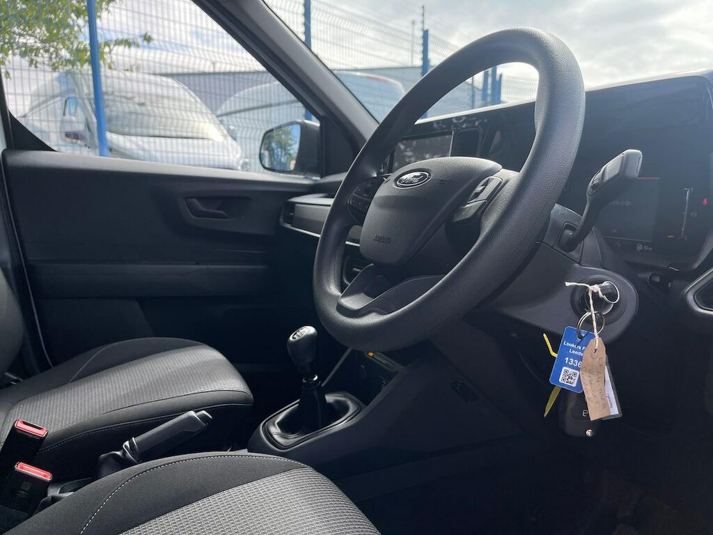 Ford Transit Courier Limited Silver #10