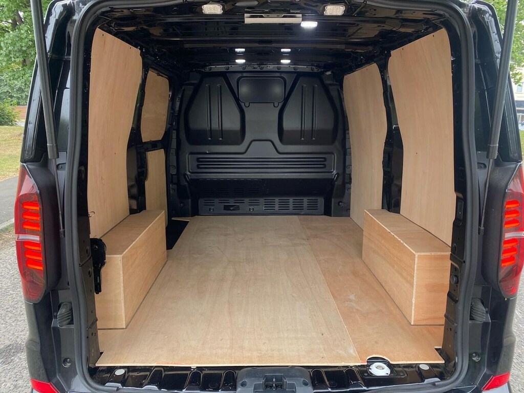 Volkswagen Transporter Commerce Plus White #17