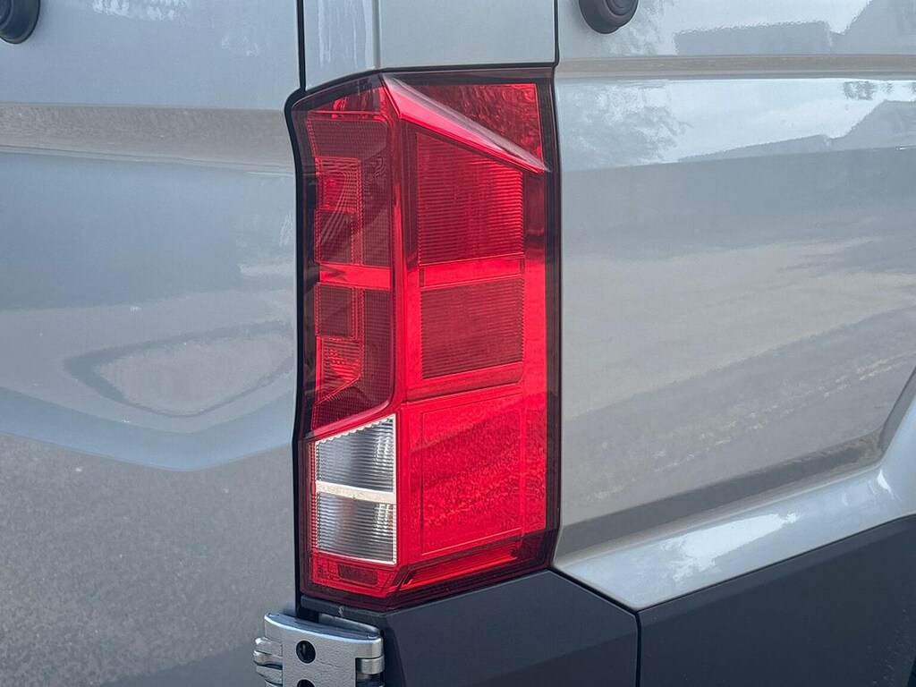 Volkswagen Crafter Cr35 Panel Van Commerce Plus Mwb 177 Ps 2.0 Tdi 8S Grey #25