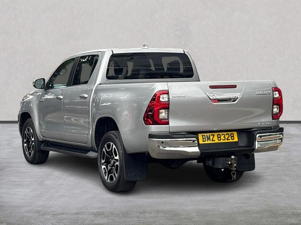 Toyota HILUX 2.8 D-4d Invincible Pickup Double Cab M BMZ8328 #2