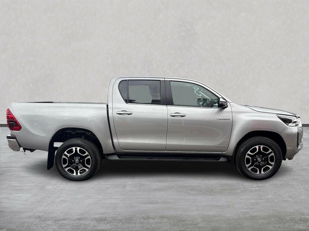 Toyota HILUX 2.8 D-4d Invincible Pickup Double Cab M BMZ8328 #3