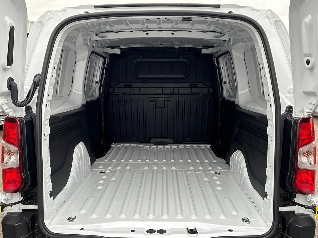 Vauxhall Combo Crg L1h1 2300 1.5 Tb D 100Ps Prime White #17
