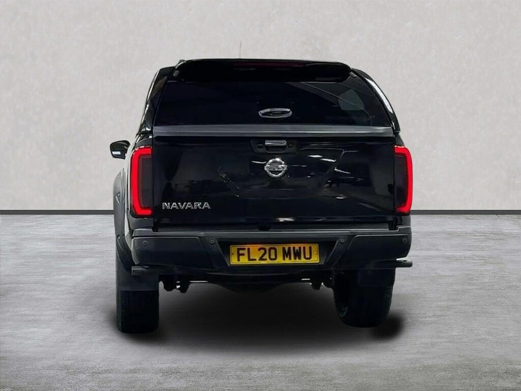 Nissan Navara 2.3 Dci Tekna Pickup Double Cab 4W Black #4