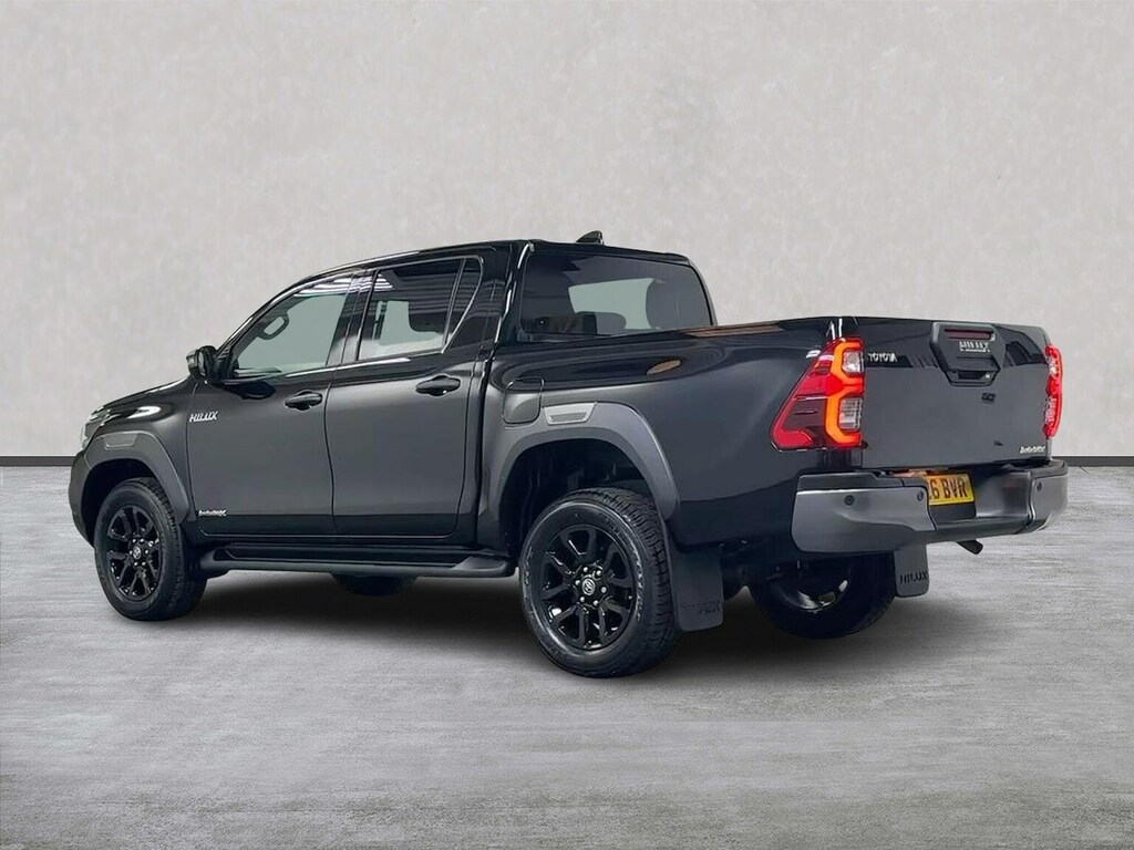 Toyota HILUX Invincible Dcab Pick Up 2.8 D 48V  #2