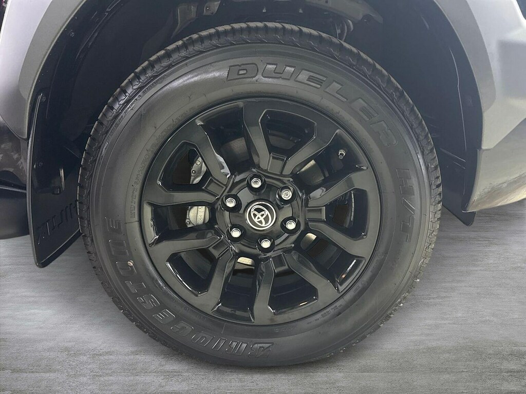 Toyota HILUX Invincible Dcab Pick Up 2.8 D 48V  #6