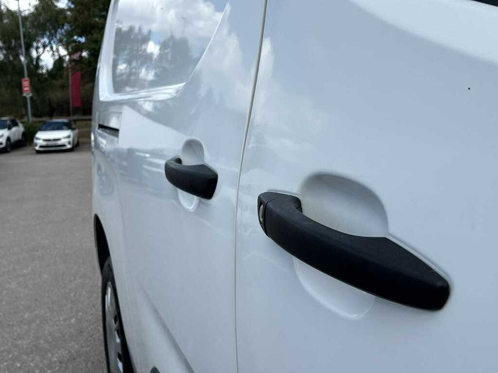 Vauxhall Combo 2300 1.5 Turbo D 100Ps H1 Sportive Van White #28