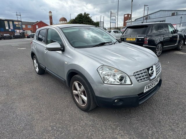 Nissan Qashqai 1.6 Tekna Black #1