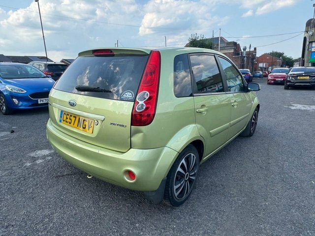 Ford Fiesta 1.4 Zetec Climate Hatchback 147 Green #2
