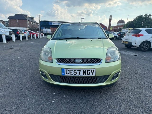 Ford Fiesta 1.4 Zetec Climate Hatchback 147 Green #3