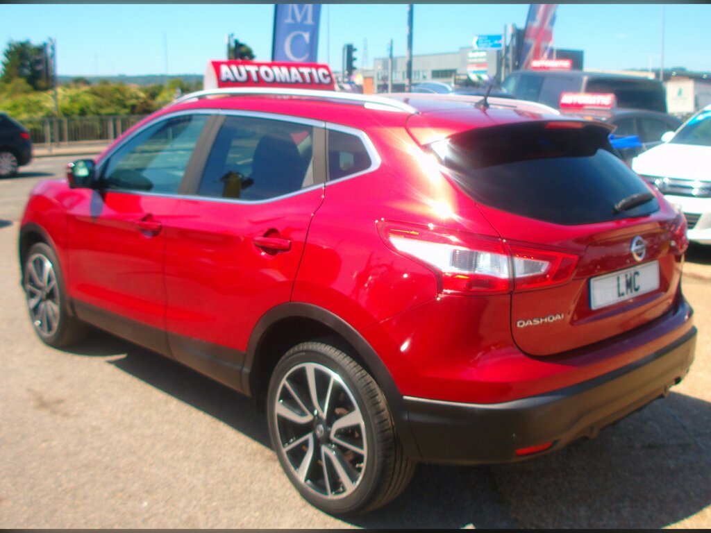 Nissan Qashqai 1.2 Dig-t Tekna Suv Xtron Euro 6 Ss SE65NKU Red #4