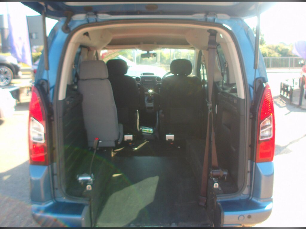 Peugeot Partner Tepee 1.6 Hdi Tepee S Mpv Egc S S 125 G Km Silver #8