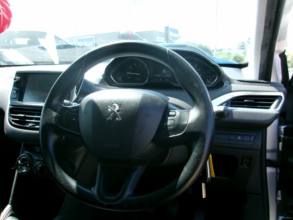 Peugeot 208 2012 12 Active Black #10