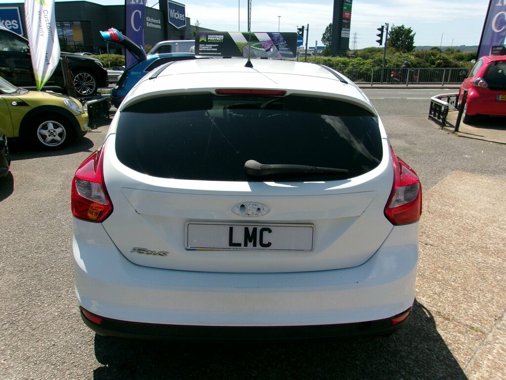 Ford Focus 1.6 Edge Hatchback Euro 5 105 P White #5