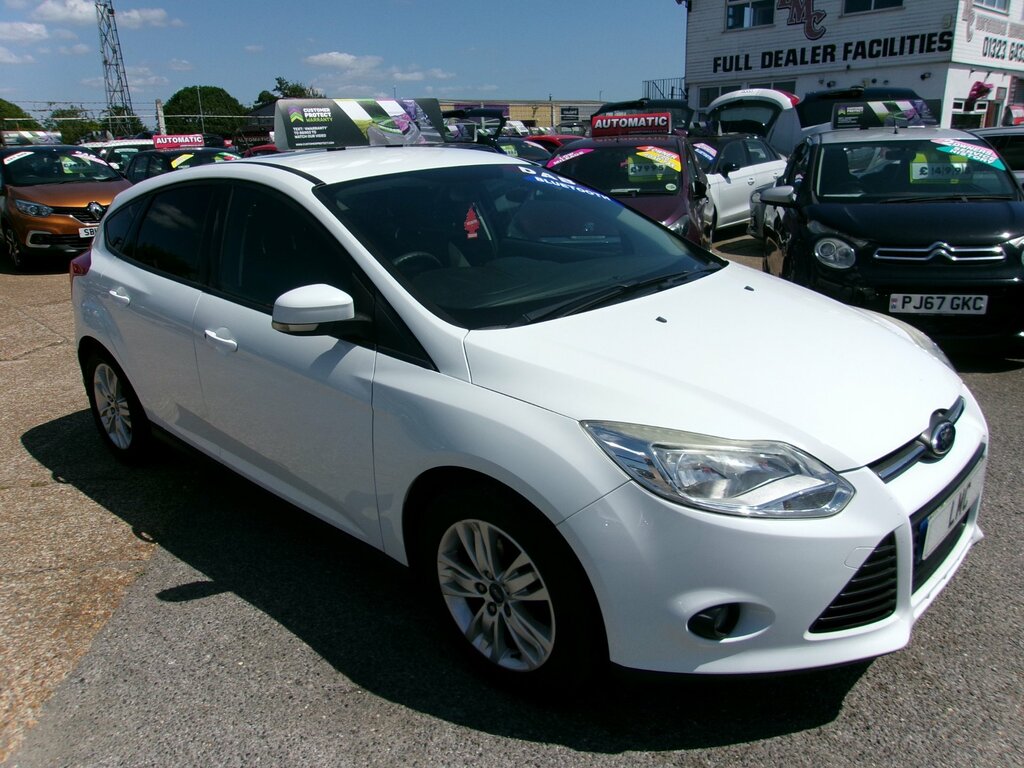 Ford Focus 1.6 Edge Hatchback Euro 5 105 P White