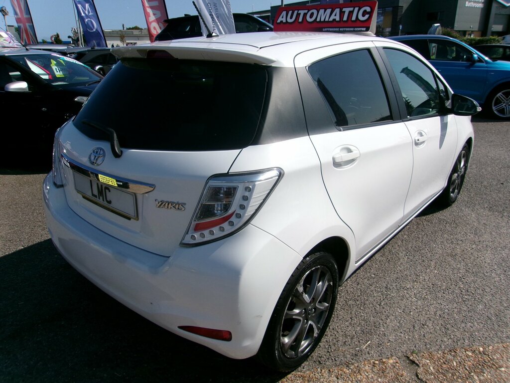 Toyota Yaris 1.33 Dual Vvt-i Trend Hatchback Petr CK13HKH White #6