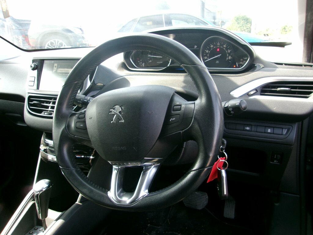 Peugeot 208 208 Active Silver #10
