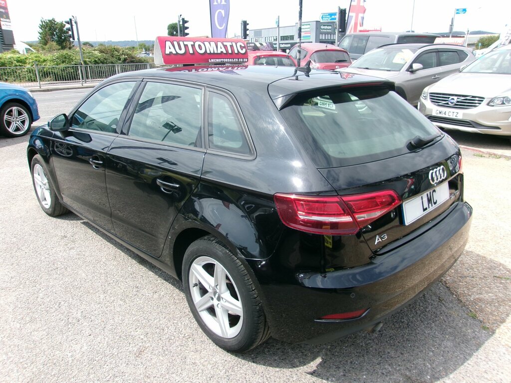 Audi A3 1.6 Tdi 30 Se Technik Sportback Dies Black #4