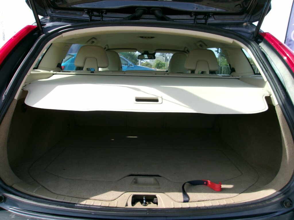 Volvo V60 Se Lux Black #7