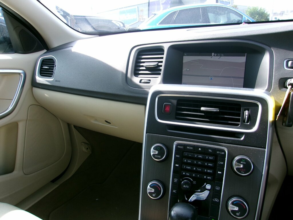 Volvo V60 Se Lux Black #12